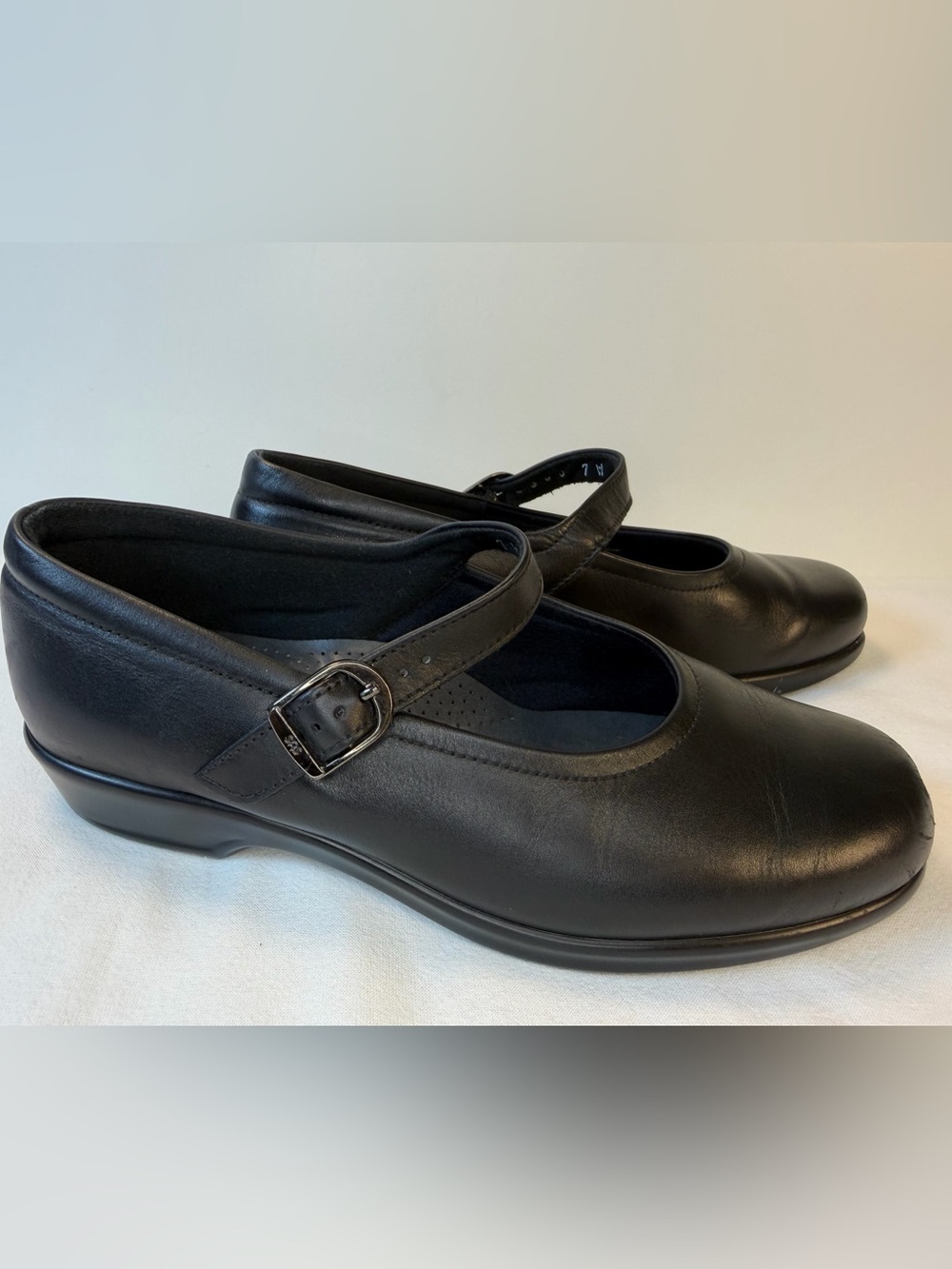 SAS Black Leather Mary Jane Comfort Shoe Womens Size 7Wide